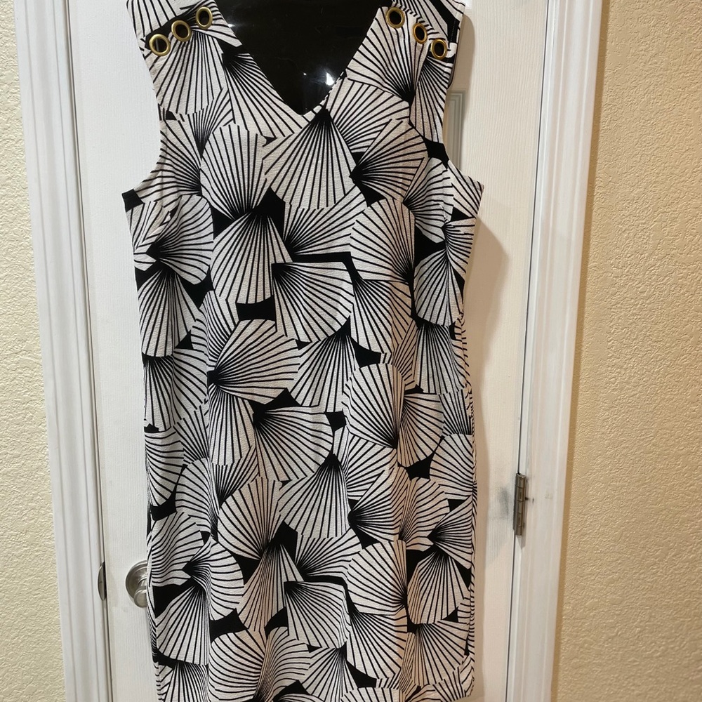 Elegant Black and White Patterned Mini Dress
